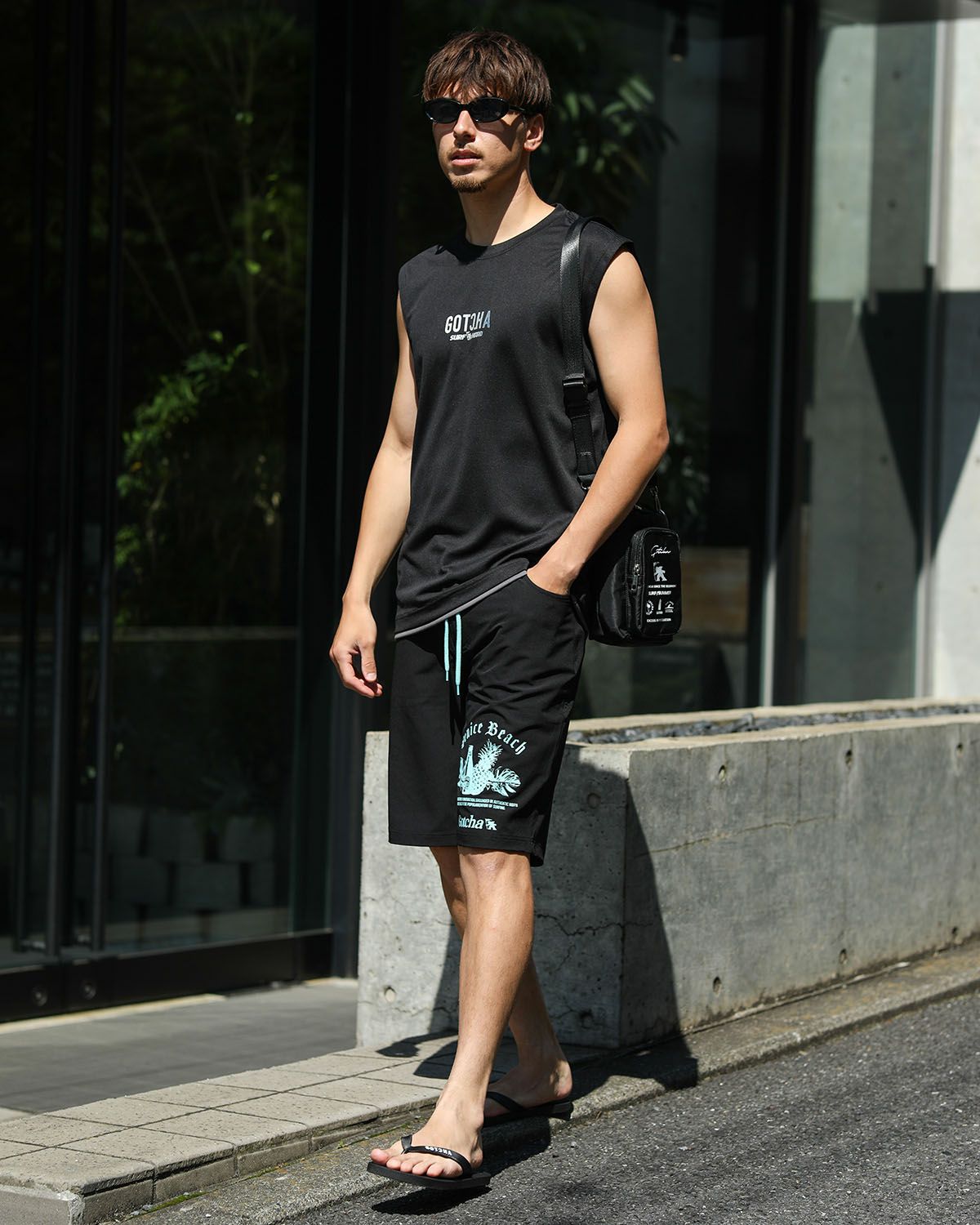 ブラック：180cm/70kg(Mサイズ着用)