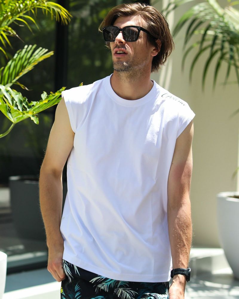 ホワイト：183cm/70kg(Lサイズ着用)