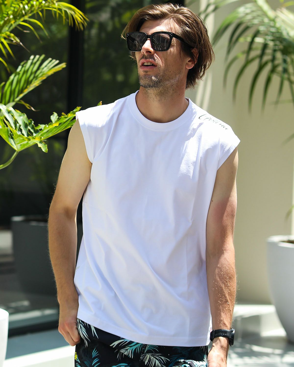 ホワイト：183cm/70kg(Lサイズ着用)