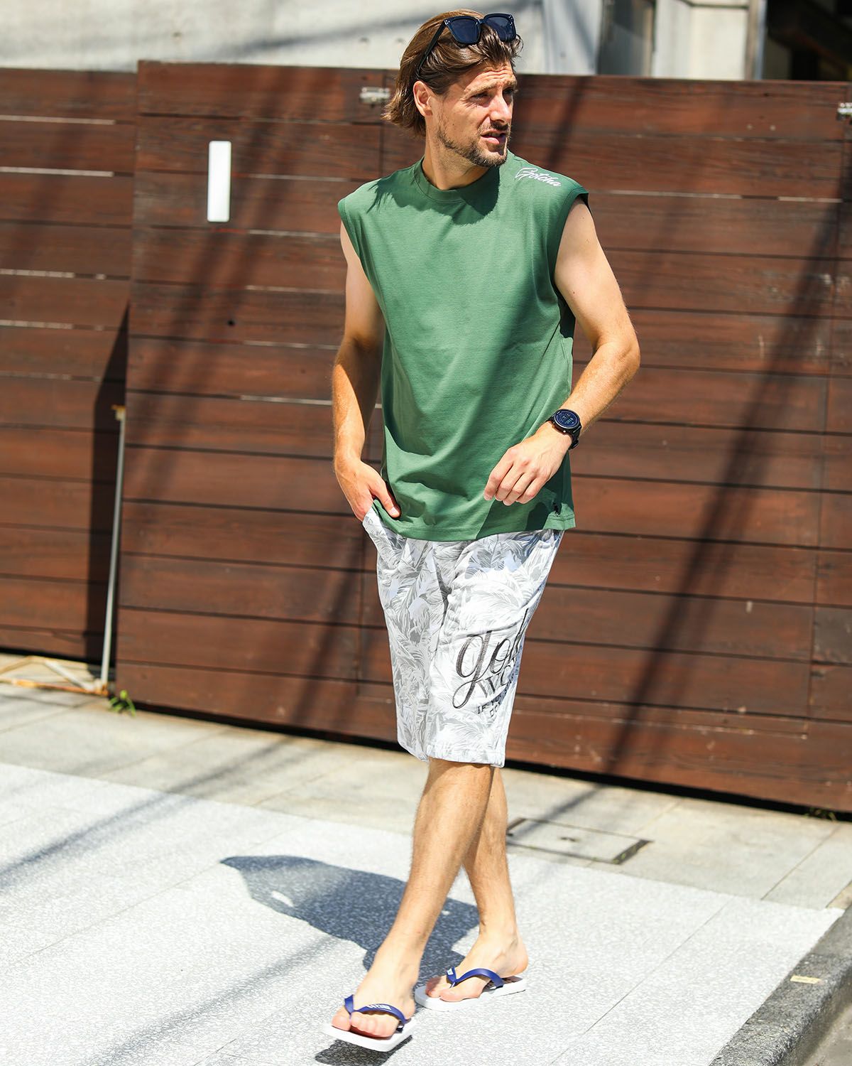 グリーン：183cm/70kg(Lサイズ着用)