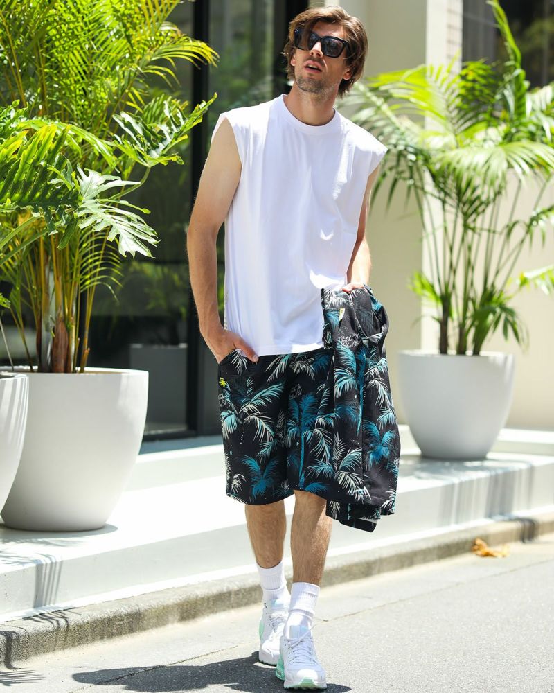 ホワイト：183cm/70kg(Lサイズ着用)