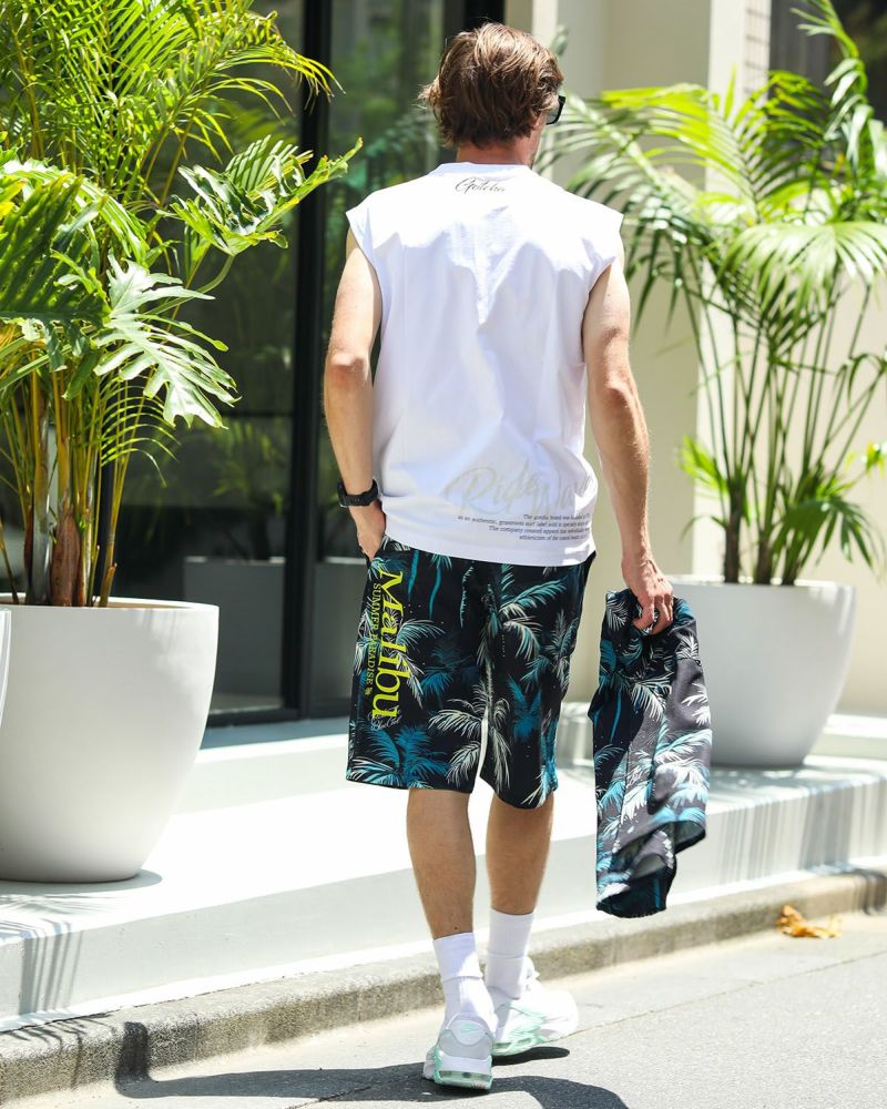 ホワイト：183cm/70kg(Lサイズ着用)