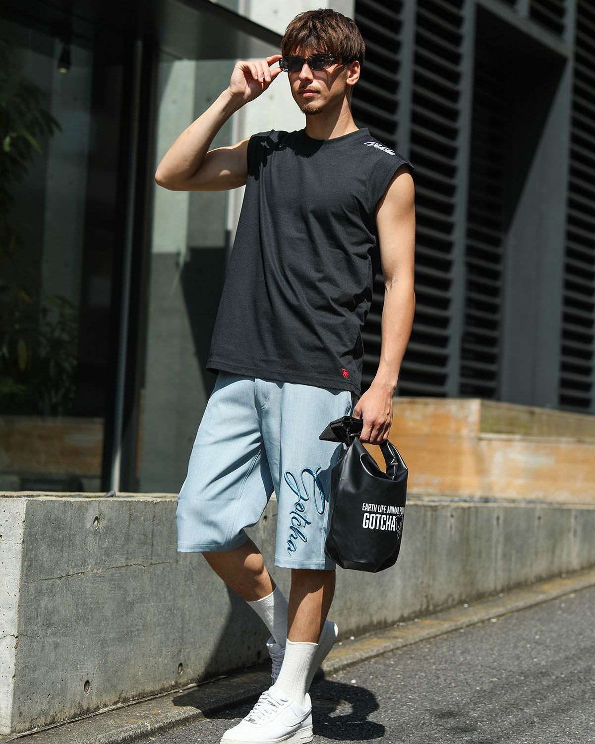 ブラック：180cm/70kg(Lサイズ着用)