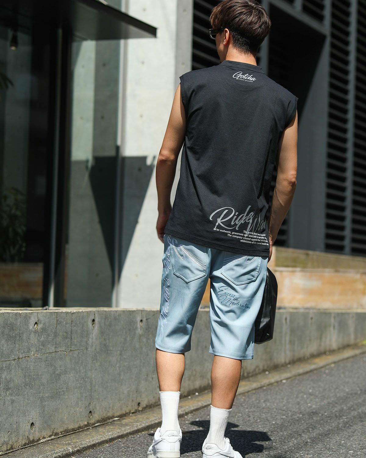 ブラック：180cm/70kg(Lサイズ着用)