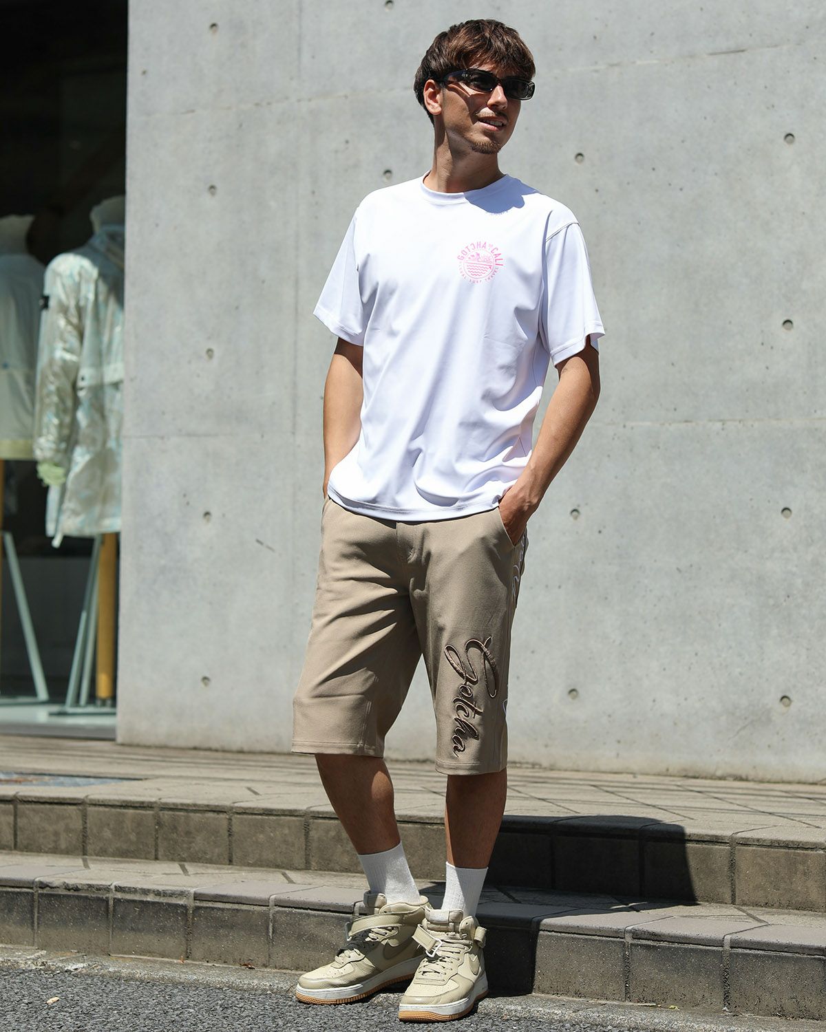 ホワイト：180cm/70kg(Lサイズ着用)