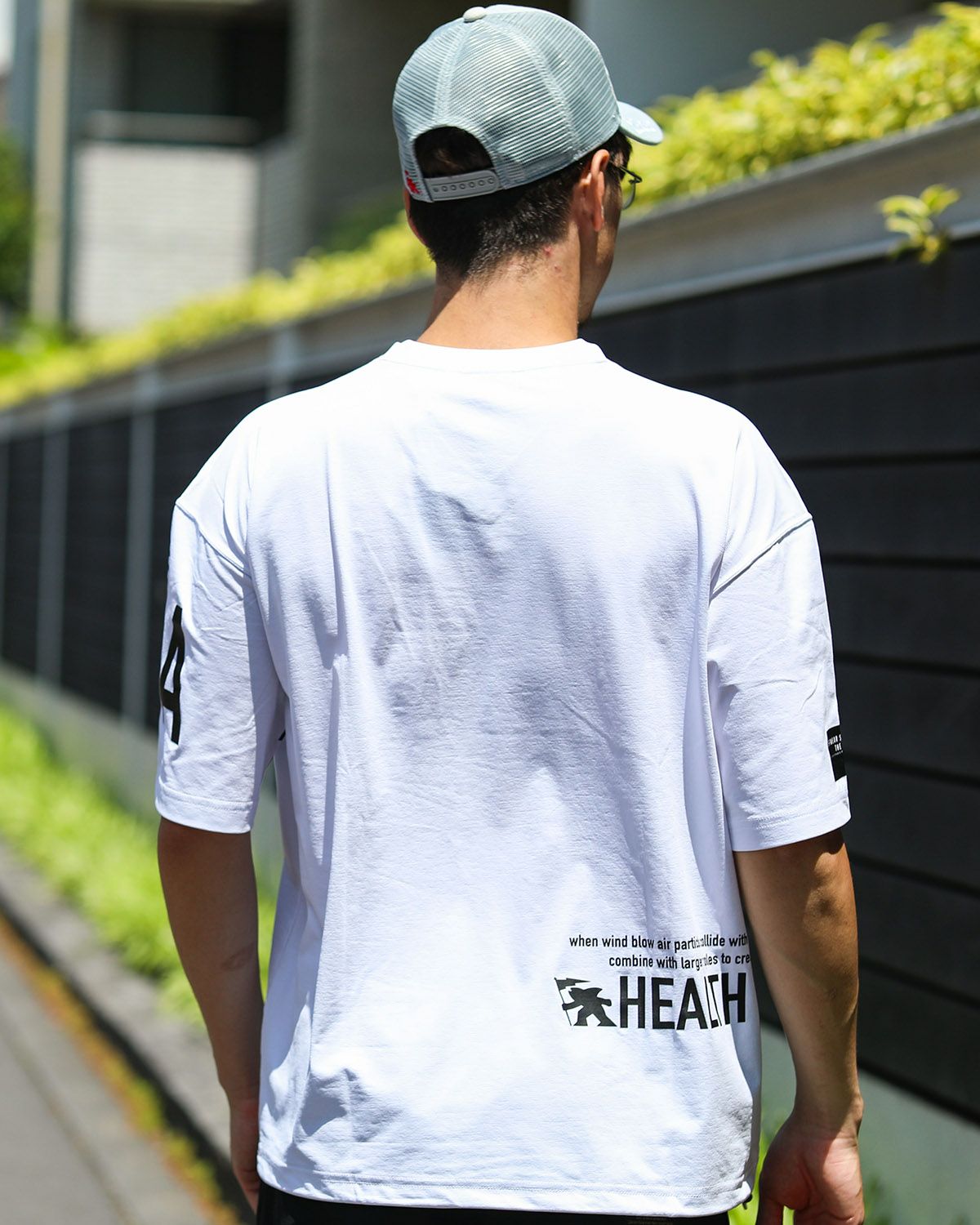 ホワイト：180cm/70kg(Lサイズ着用)