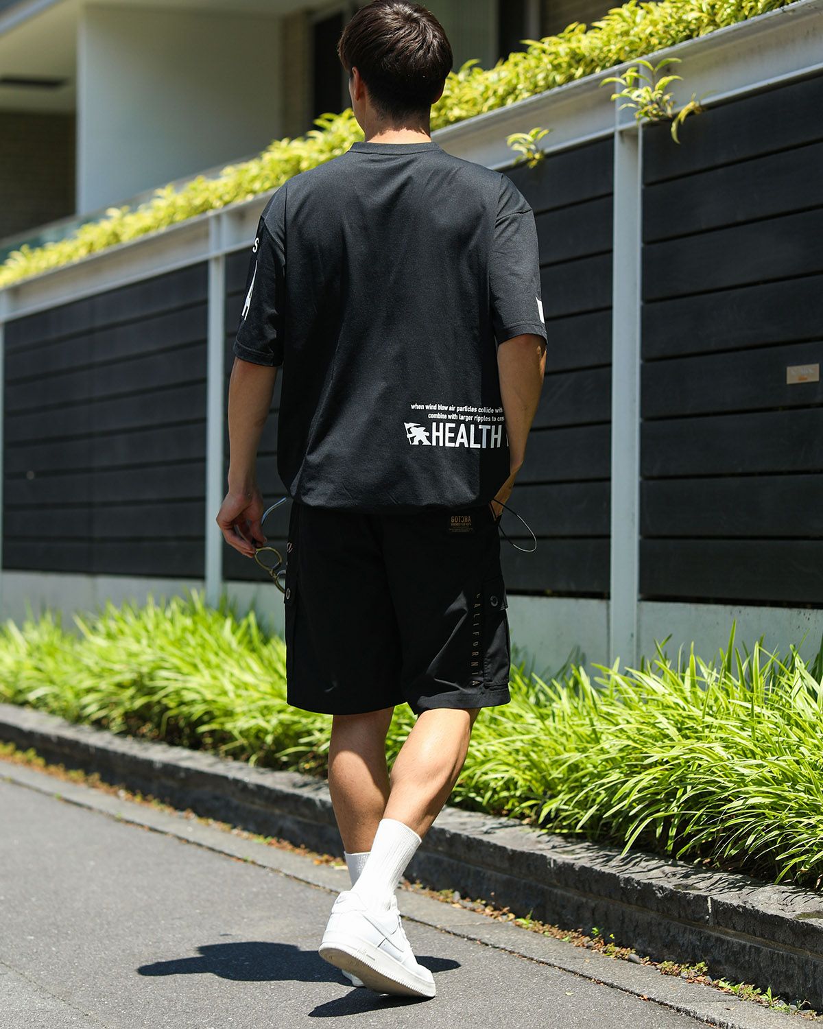 ブラック：180cm/70kg(Lサイズ着用)