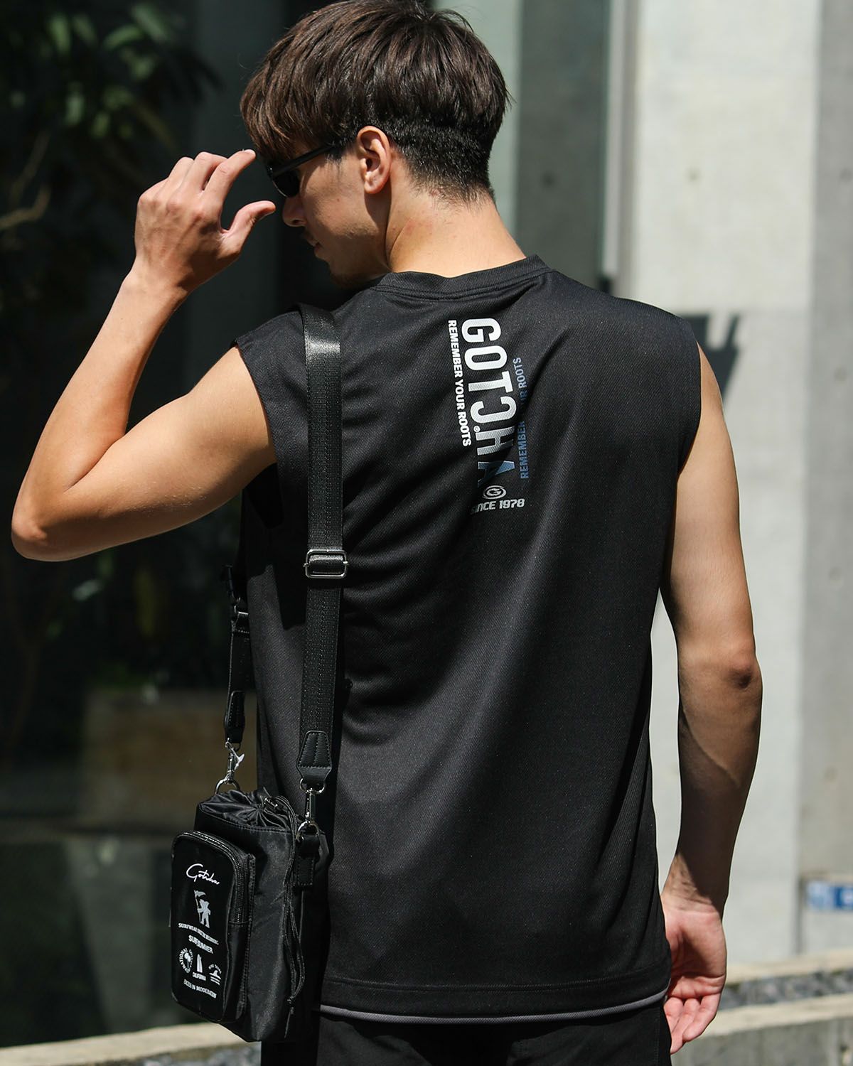 ブラック：180cm/70kg(Lサイズ着用)