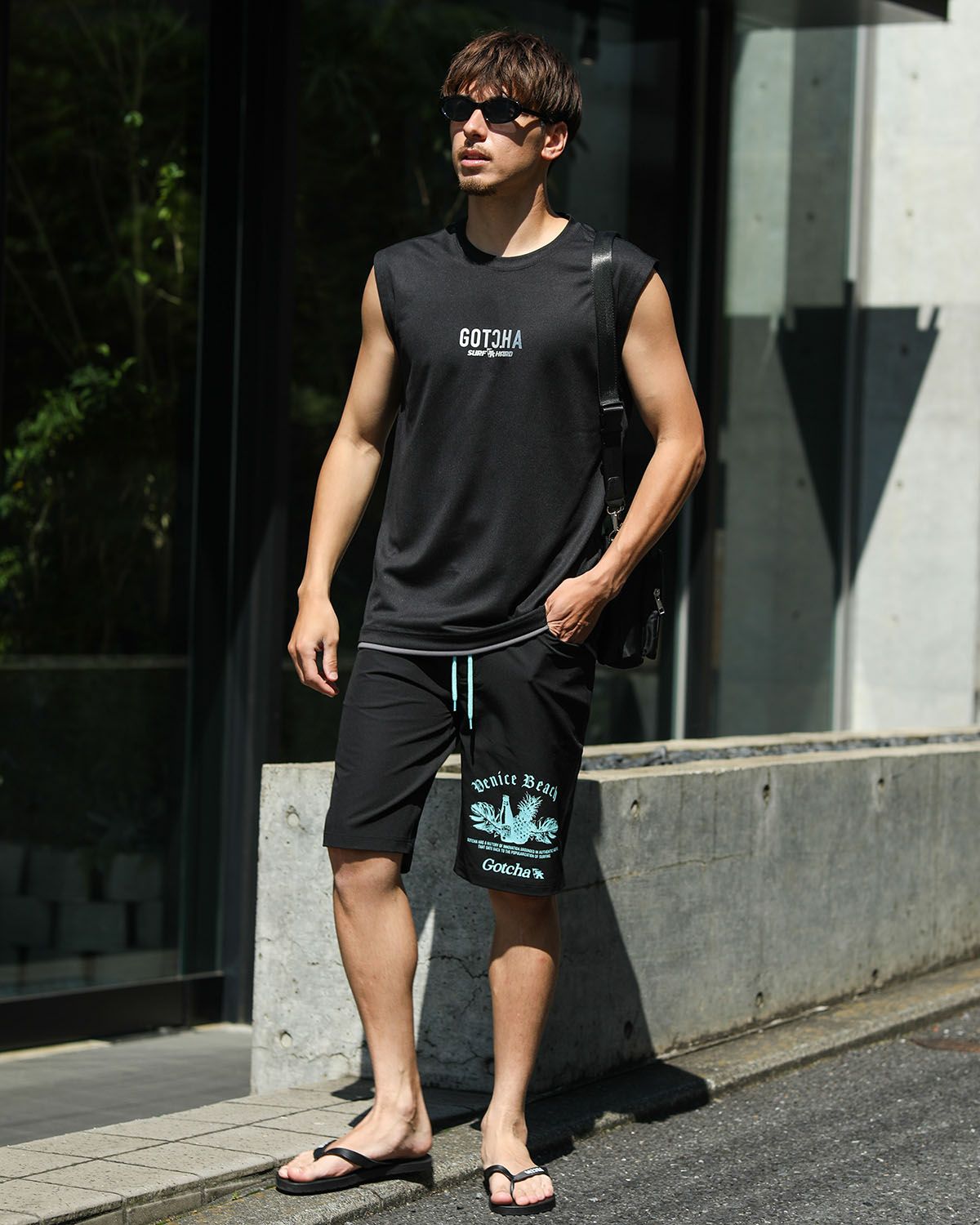 ブラック：180cm/70kg(Lサイズ着用)