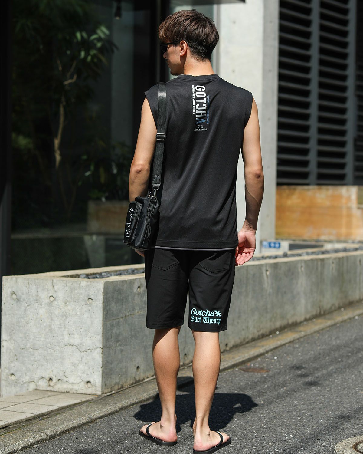 ブラック：180cm/70kg(Lサイズ着用)