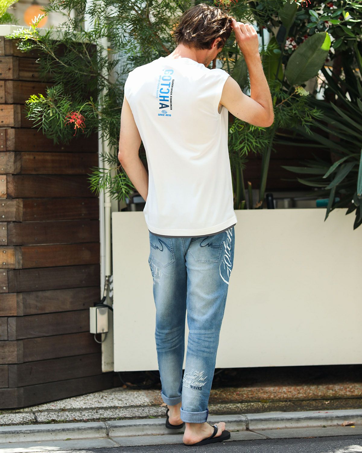 ホワイト：183cm/70kg(Lサイズ着用)