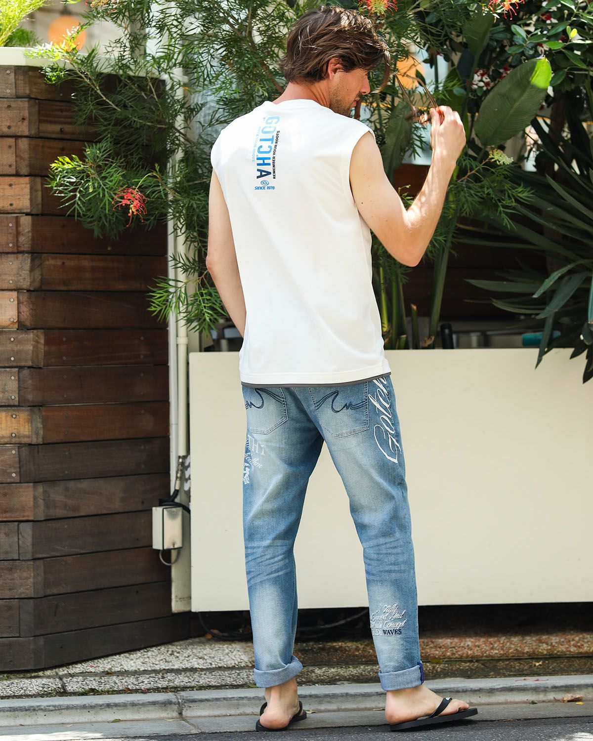 ホワイト：183cm/70kg(Lサイズ着用)