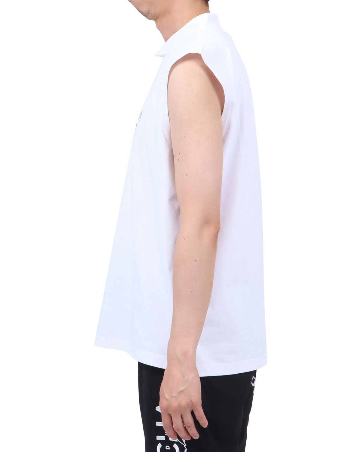 ホワイト：174cm62kg(Lサイズ着用)