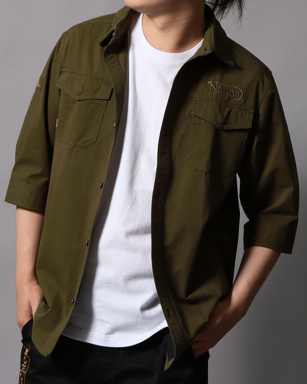 カーキ：178cm/75kg(Lサイズ着用)