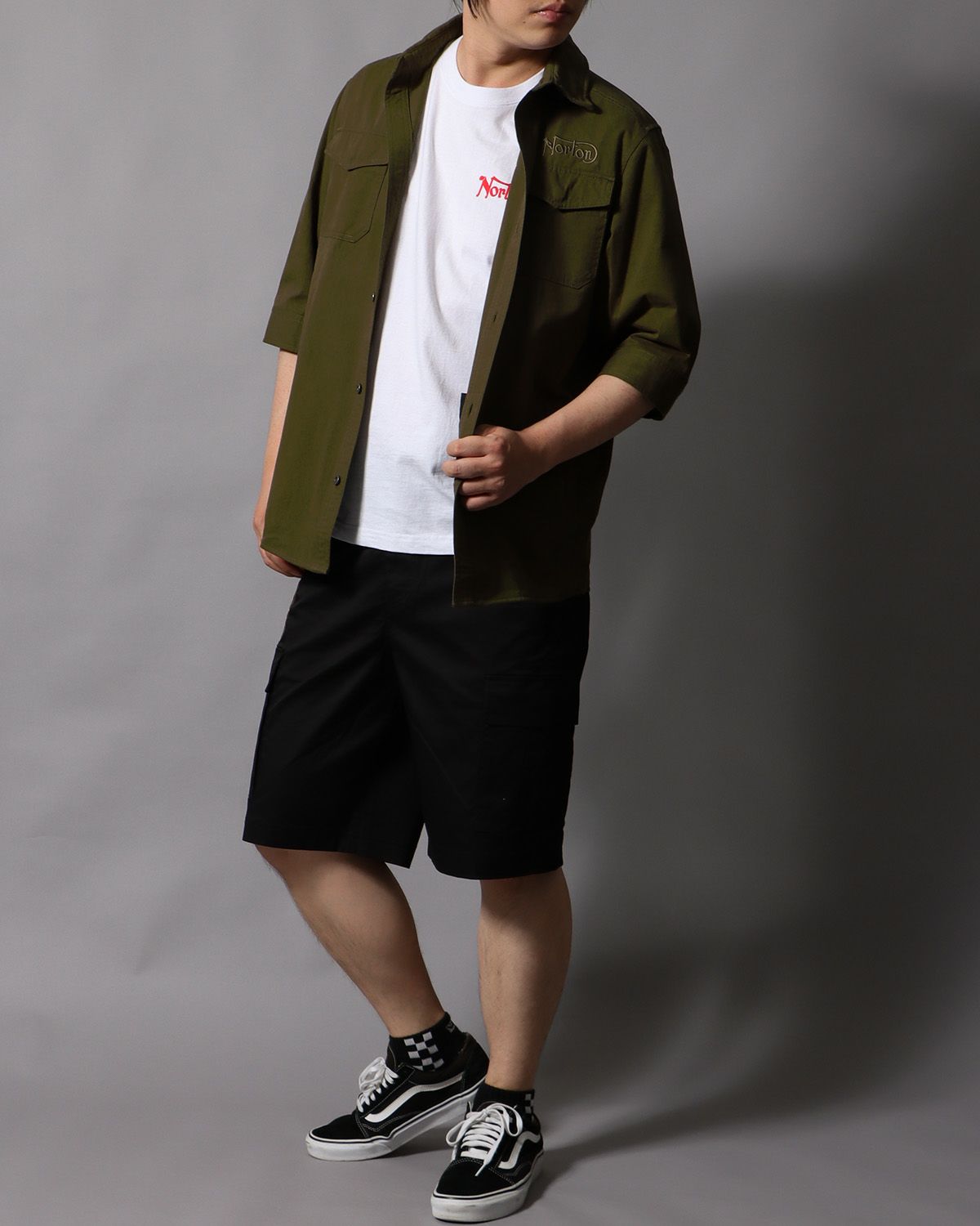 カーキ：178cm/75kg(Lサイズ着用)