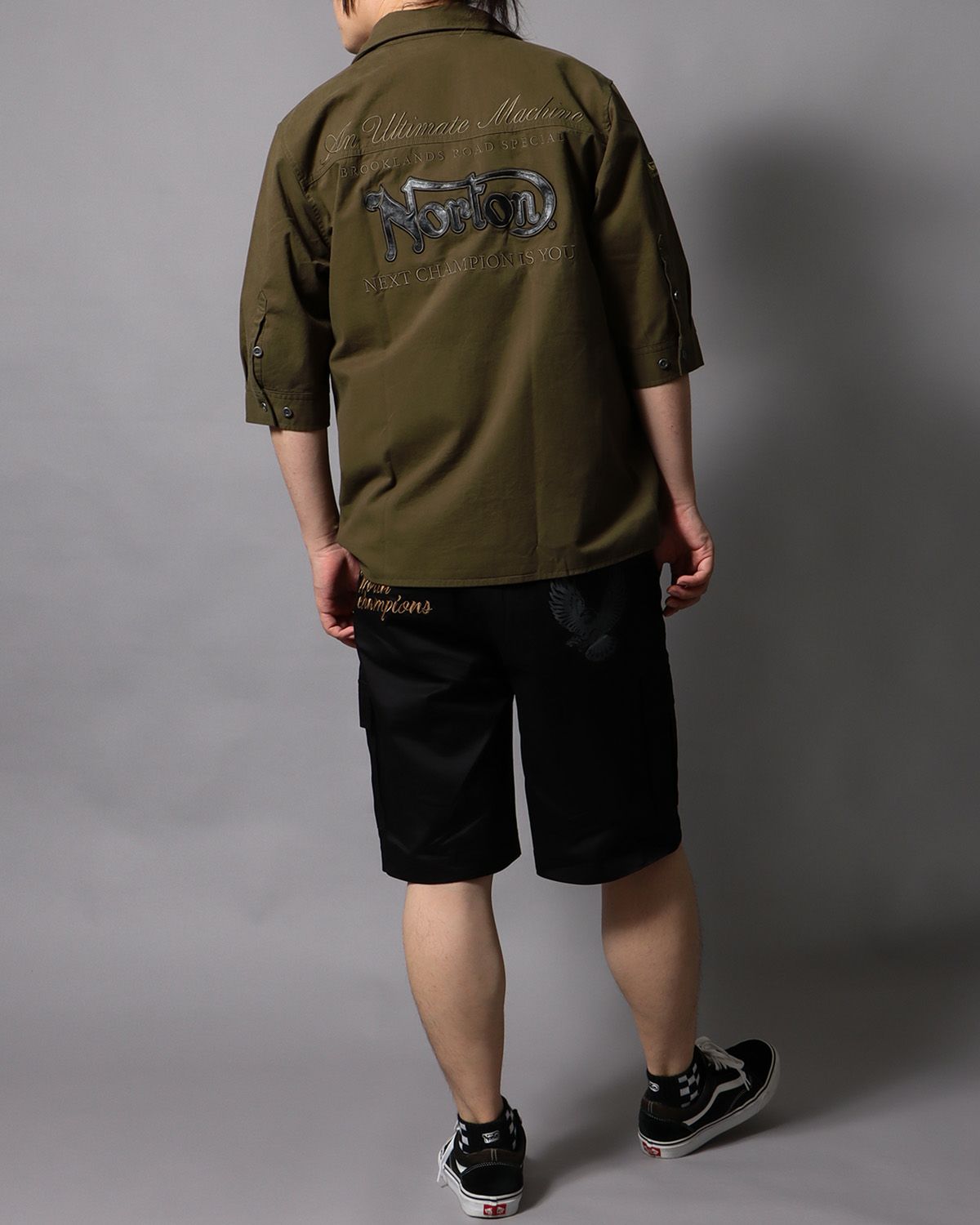 カーキ：178cm/75kg(Lサイズ着用)