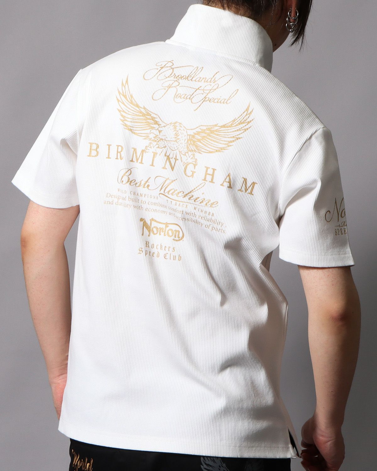 ホワイト：178cm/75kg(Lサイズ着用)