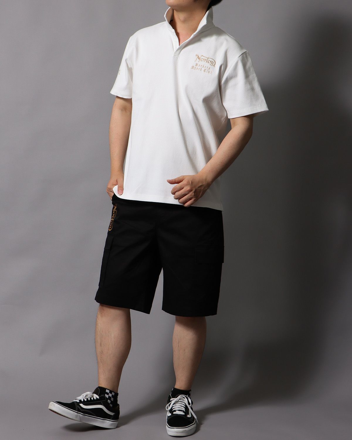 ホワイト：178cm/75kg(Lサイズ着用)