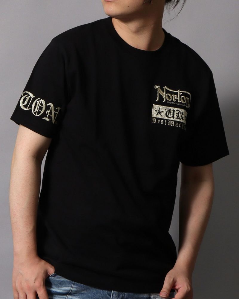 ゴールド：178cm/75kg(Lサイズ着用)