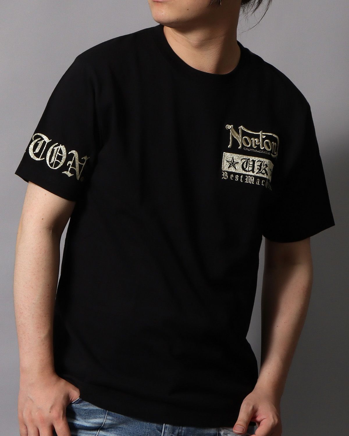 ゴールド：178cm/75kg(Lサイズ着用)