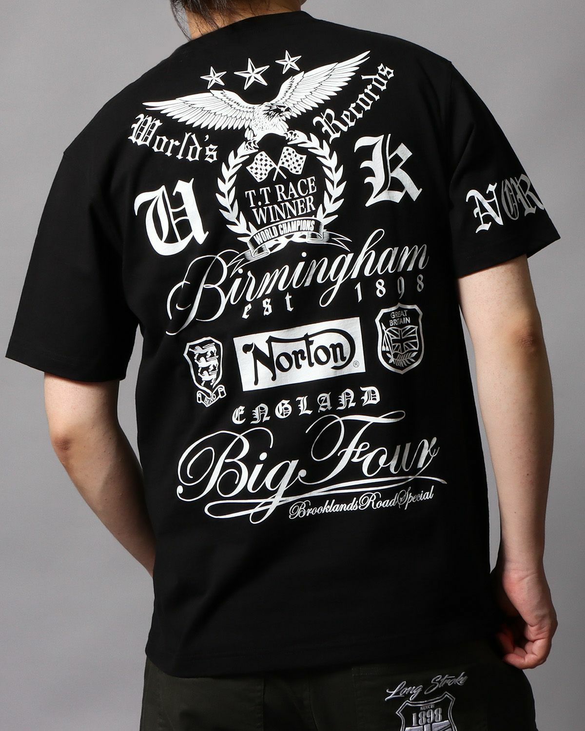 ブラック：178cm/75kg(Lサイズ着用)