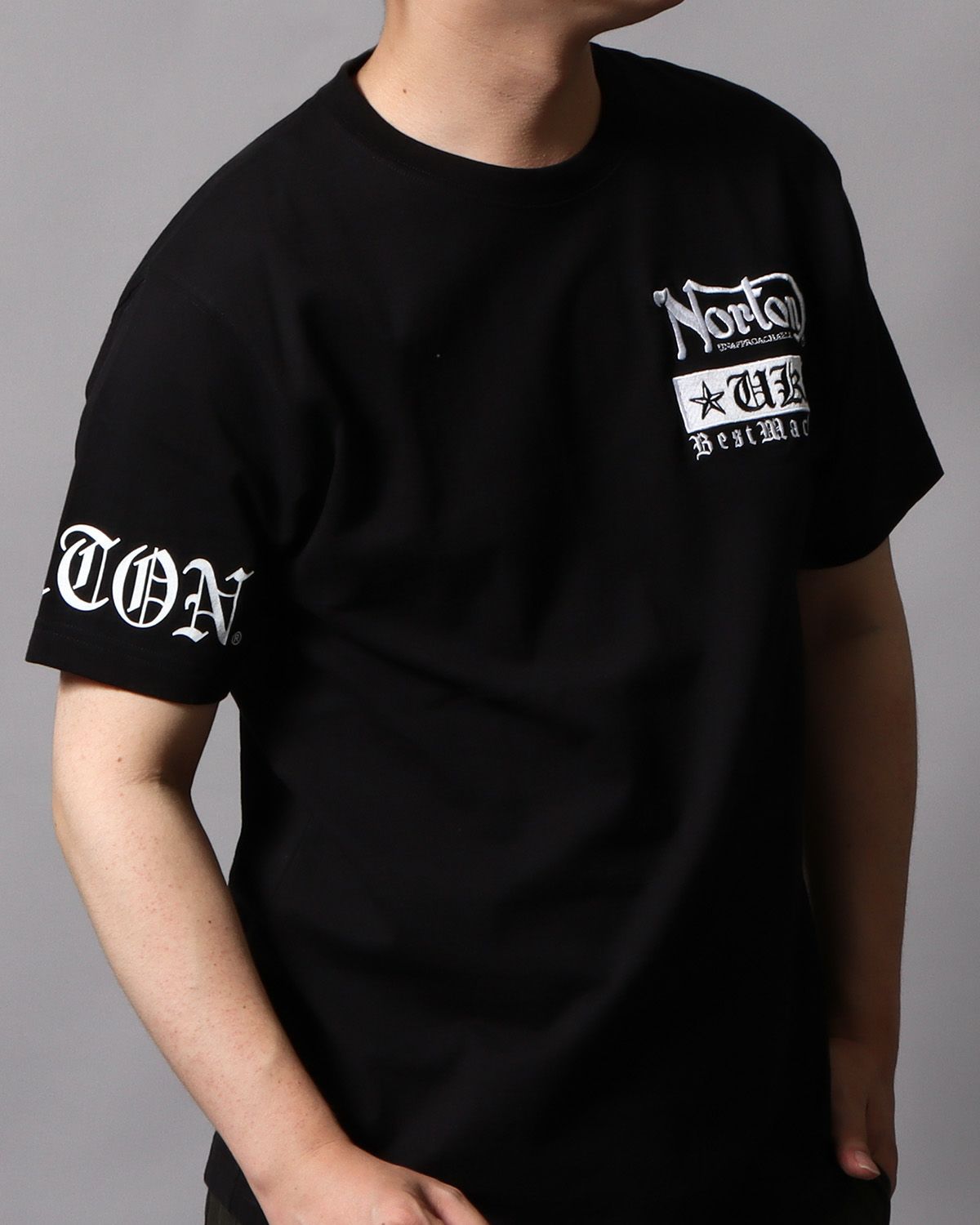 ブラック：178cm/75kg(Lサイズ着用)