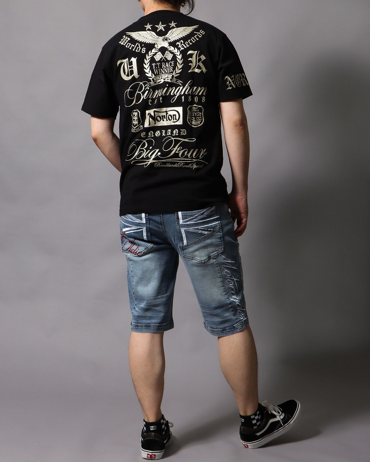 ゴールド：178cm/75kg(Lサイズ着用)