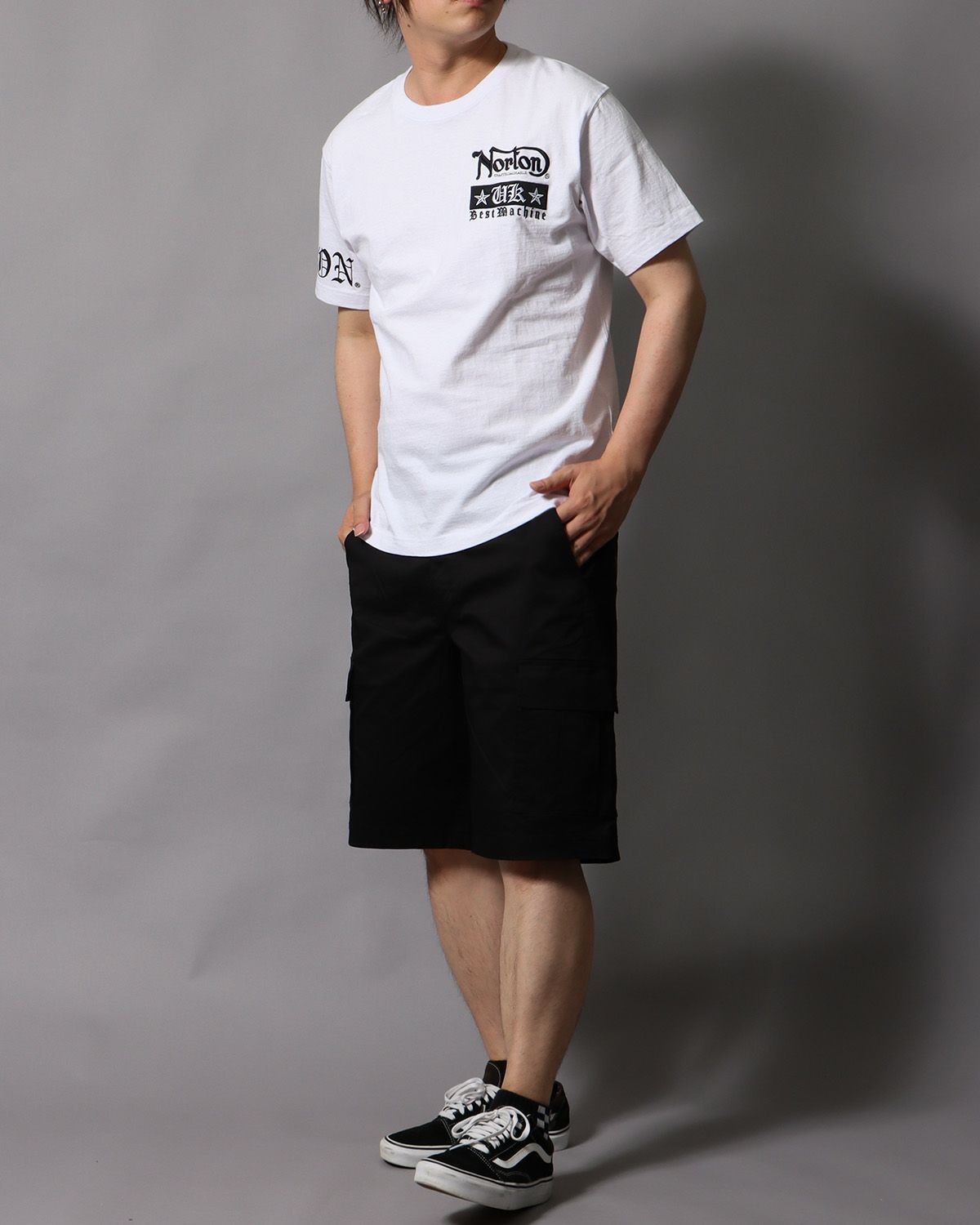 ホワイト：178cm/75kg(Lサイズ着用)