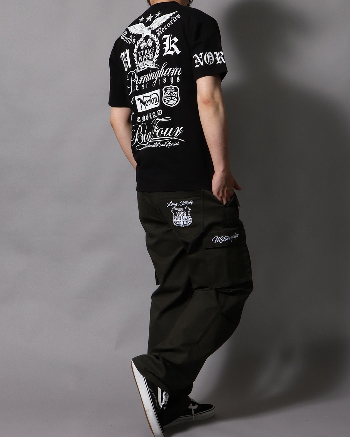 ブラック：178cm/75kg(Lサイズ着用)