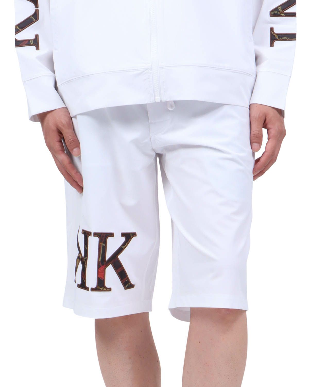 ホワイト：174cm62kg(Mサイズ着用)