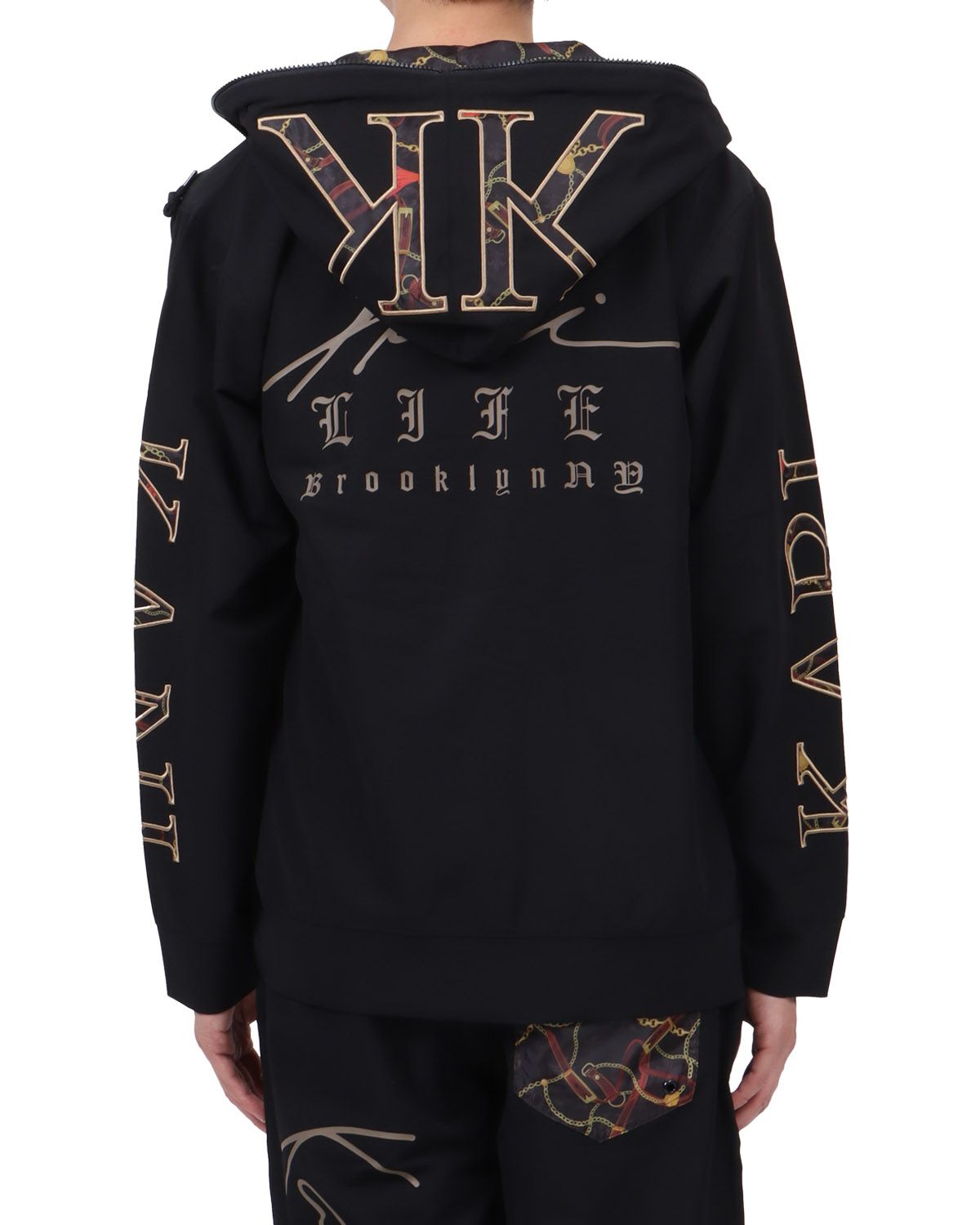 ブラック：174cm62kg(Lサイズ着用)