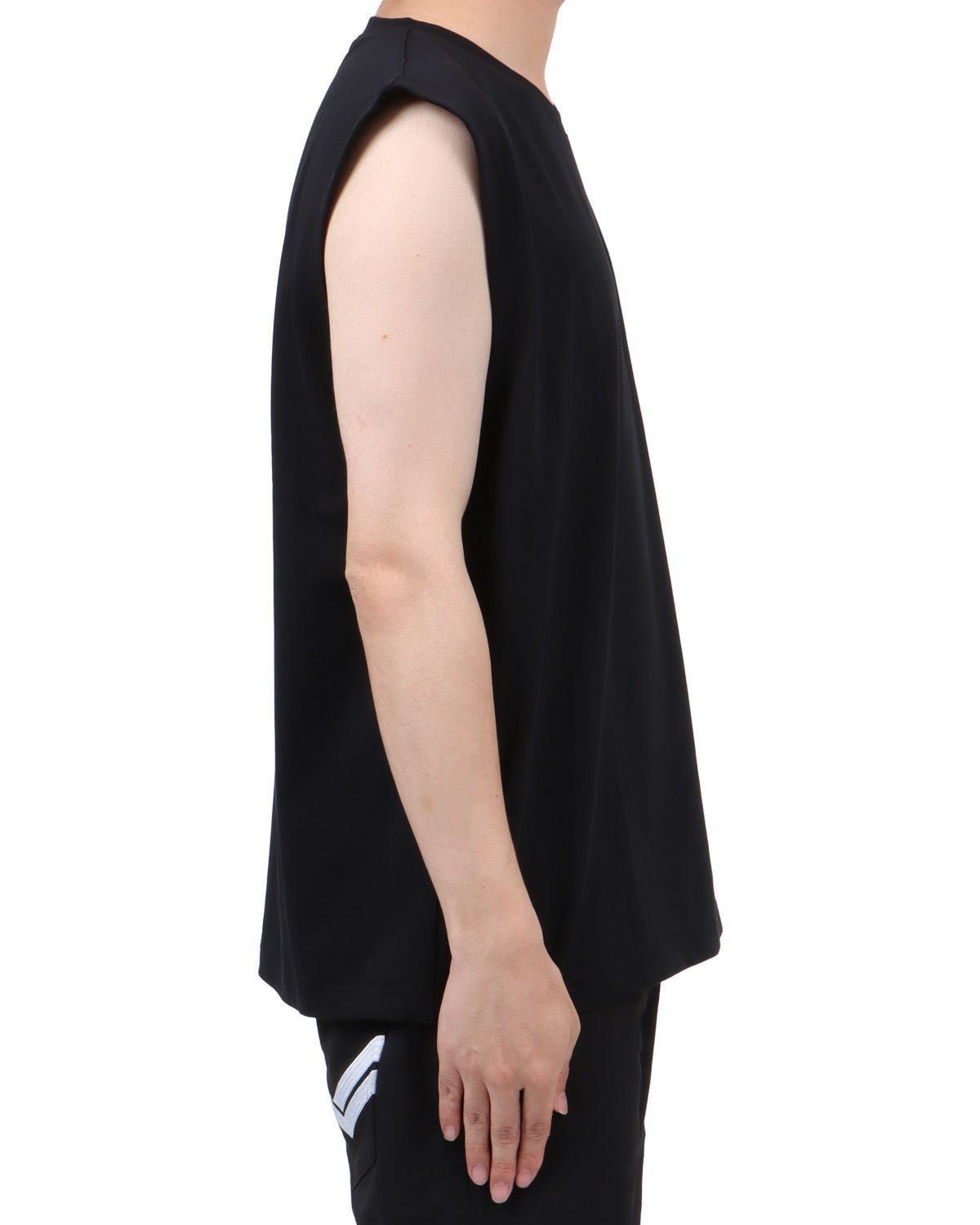 ブラック：173cm63kg(XLサイズ着用)