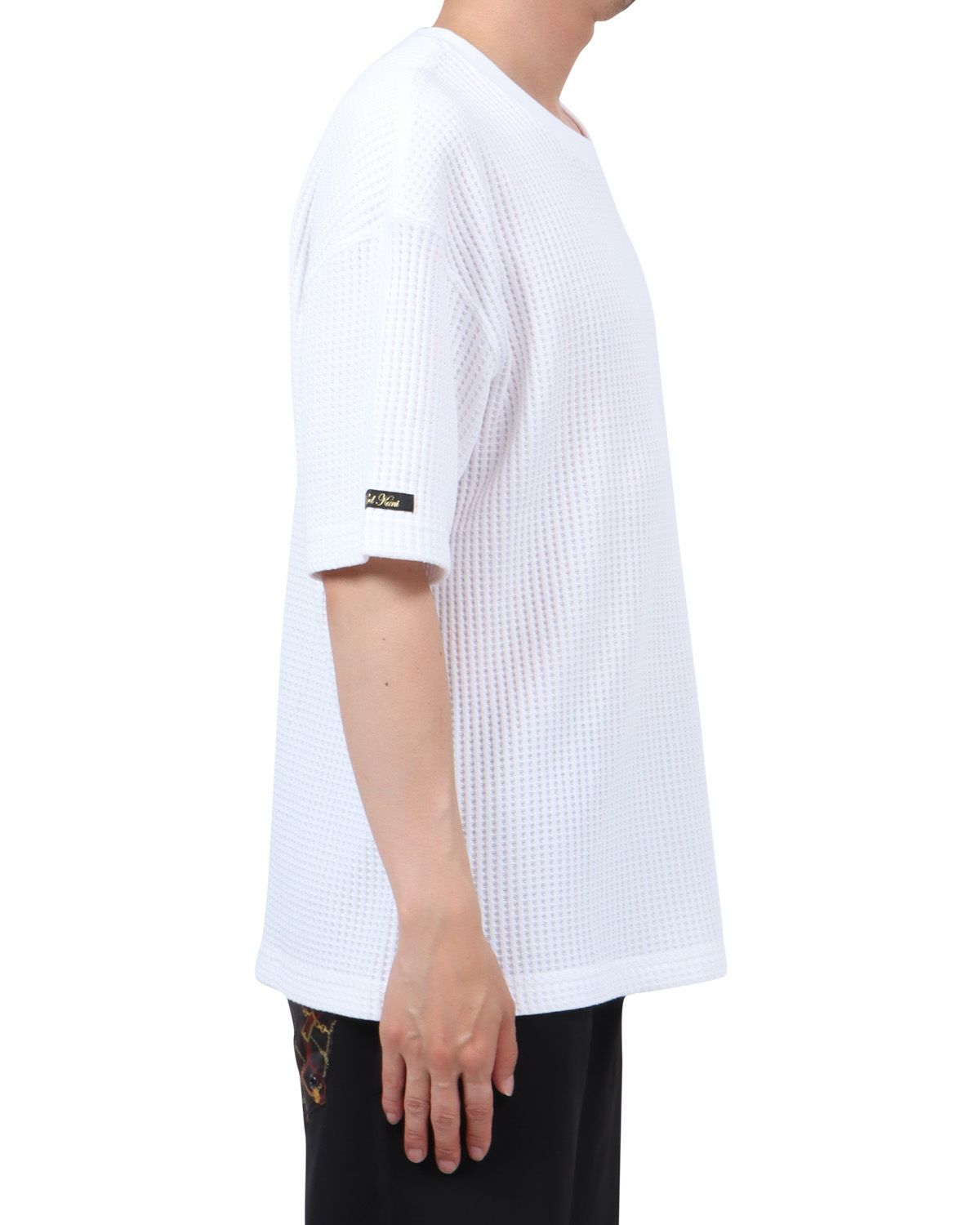 ホワイト：174cm62kg(Lサイズ着用)