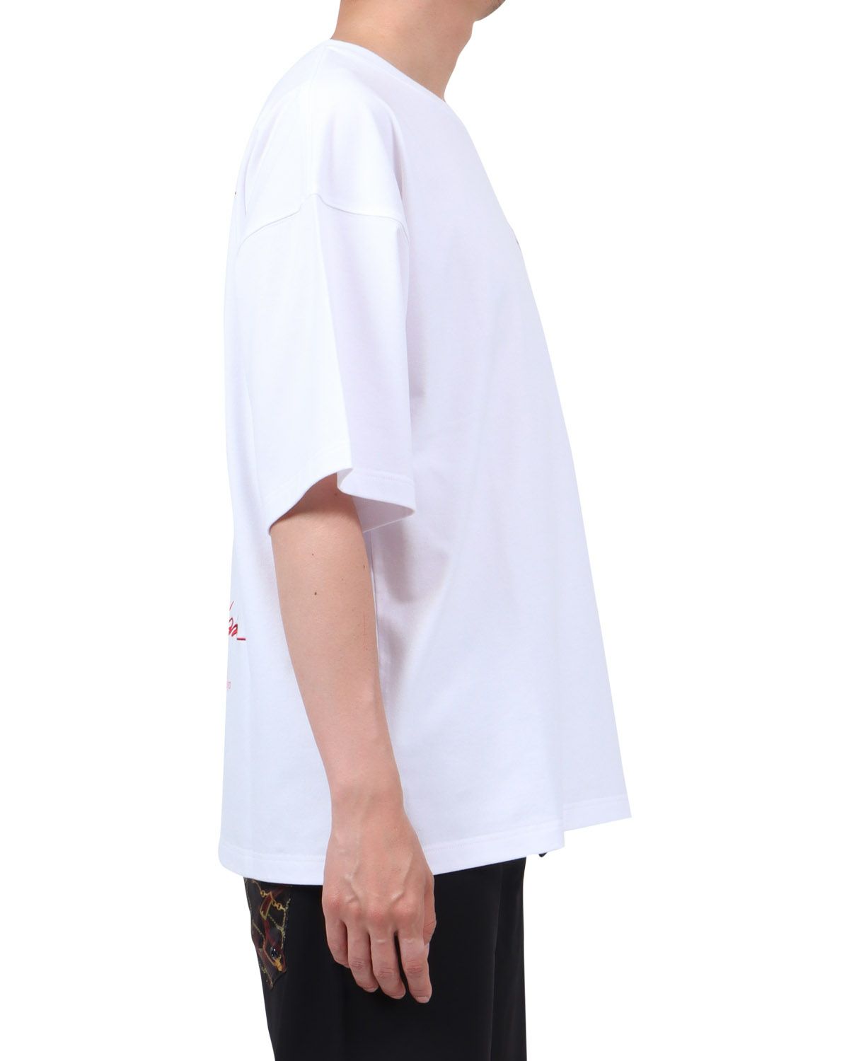 ホワイト：174cm62kg(Lサイズ着用)