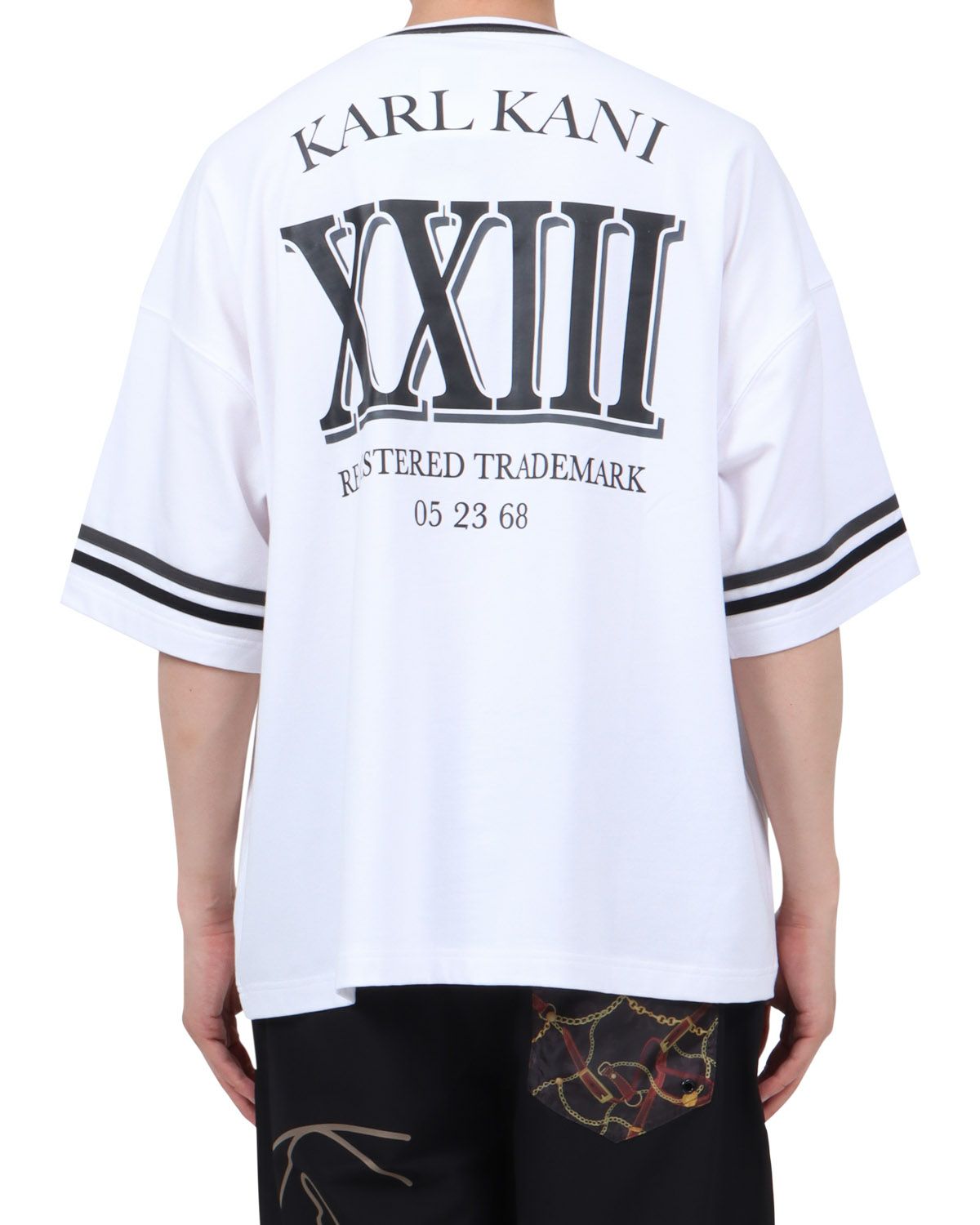 ホワイト：174cm62kg(Lサイズ着用)