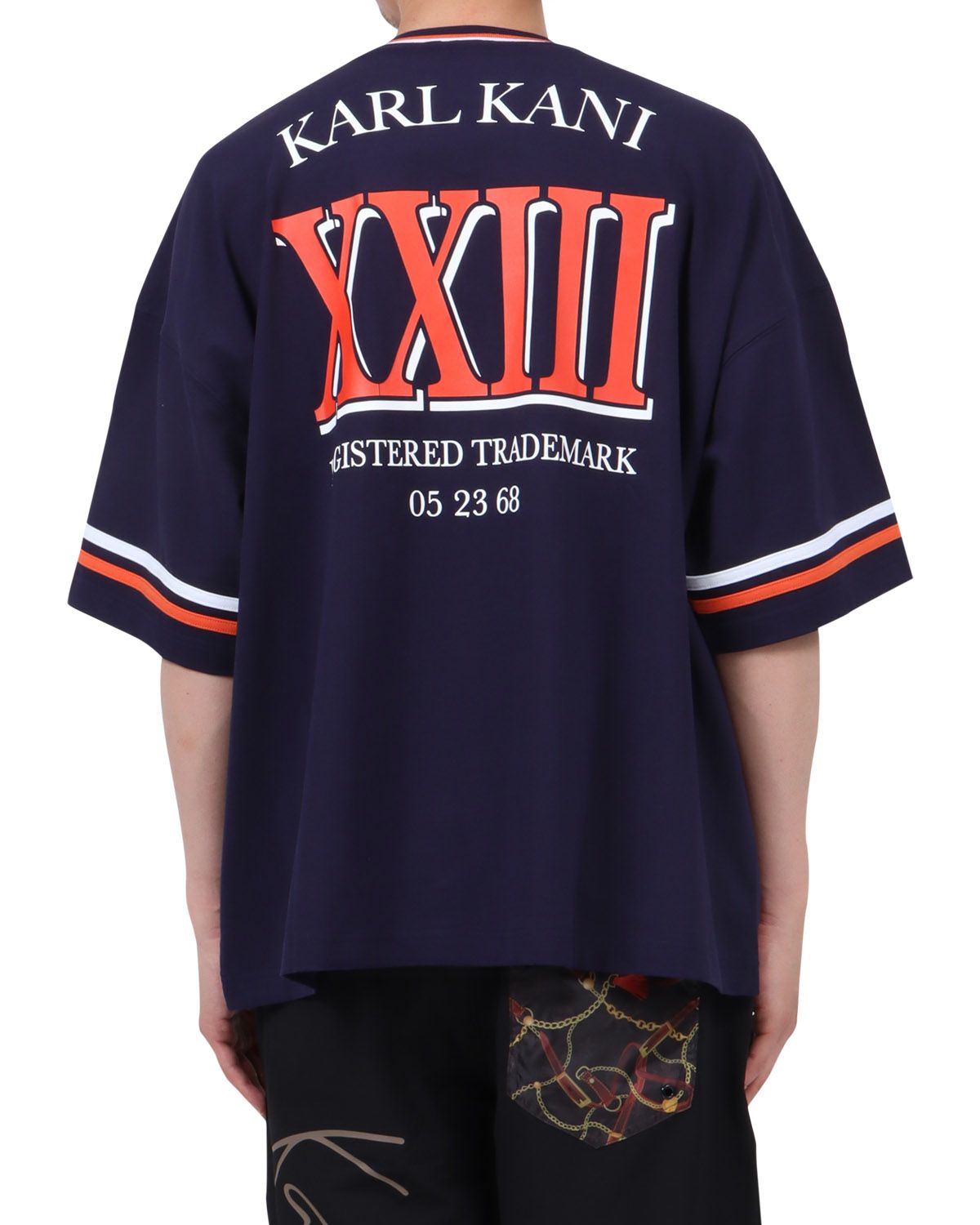 ネイビー：174cm62kg(Lサイズ着用)