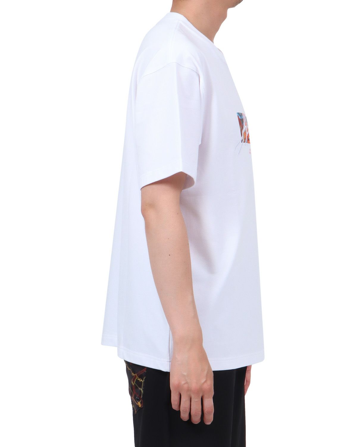 ホワイト：174cm62kg(Lサイズ着用)