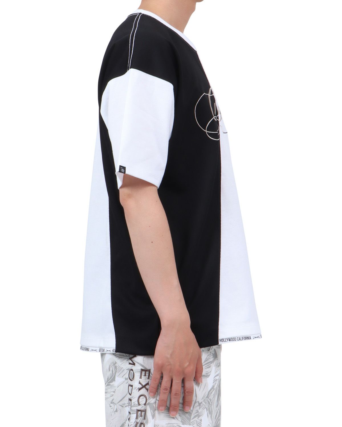 ホワイト：174cm62kg(Lサイズ着用)