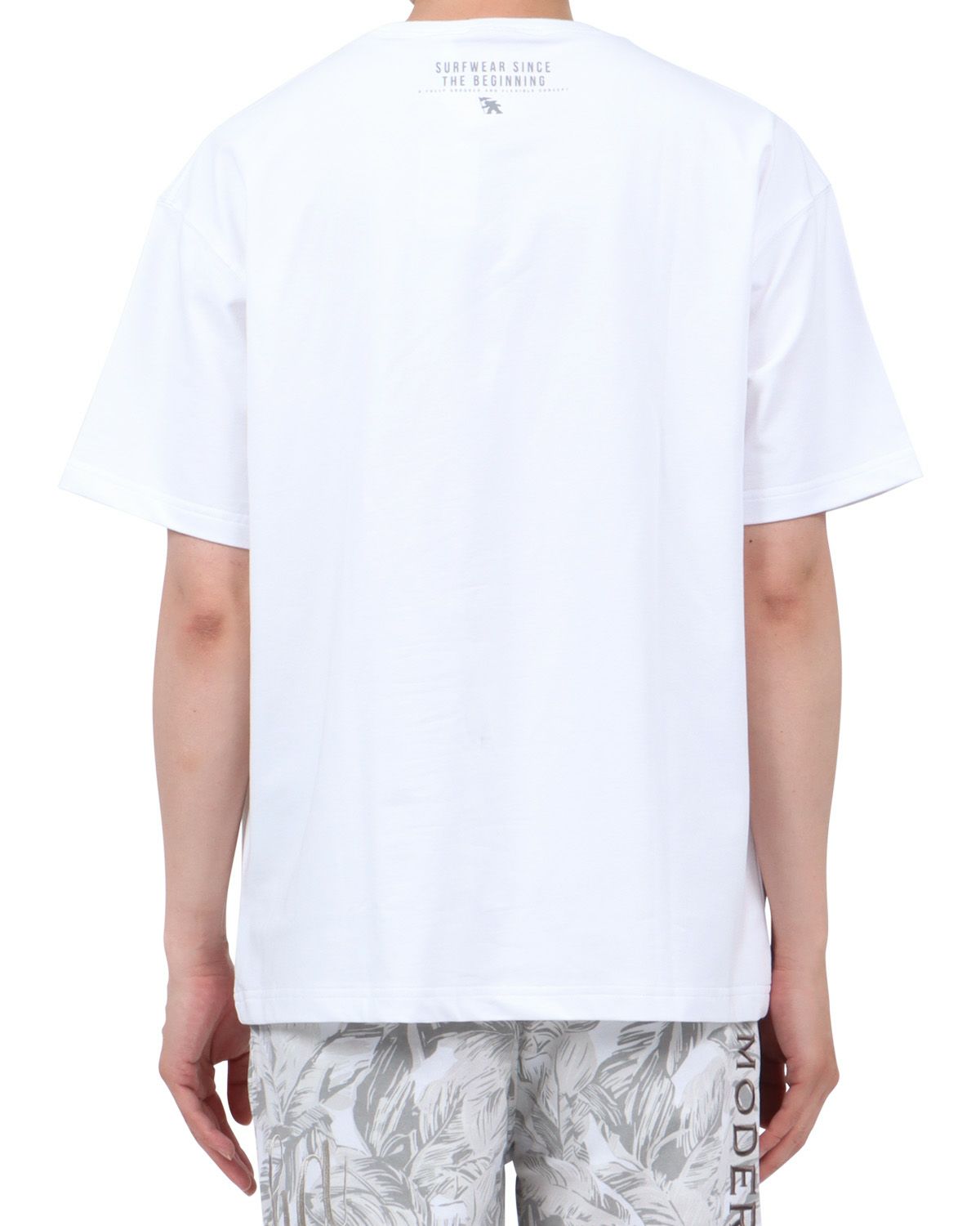 ホワイト：174cm62kg(Lサイズ着用)