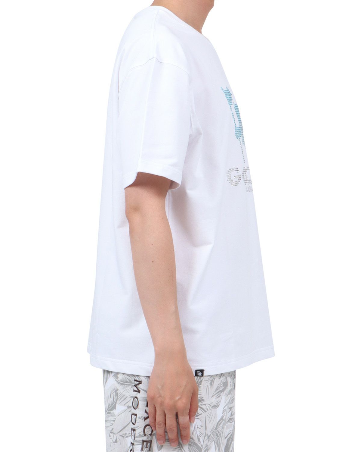 ホワイト：174cm62kg(Lサイズ着用)