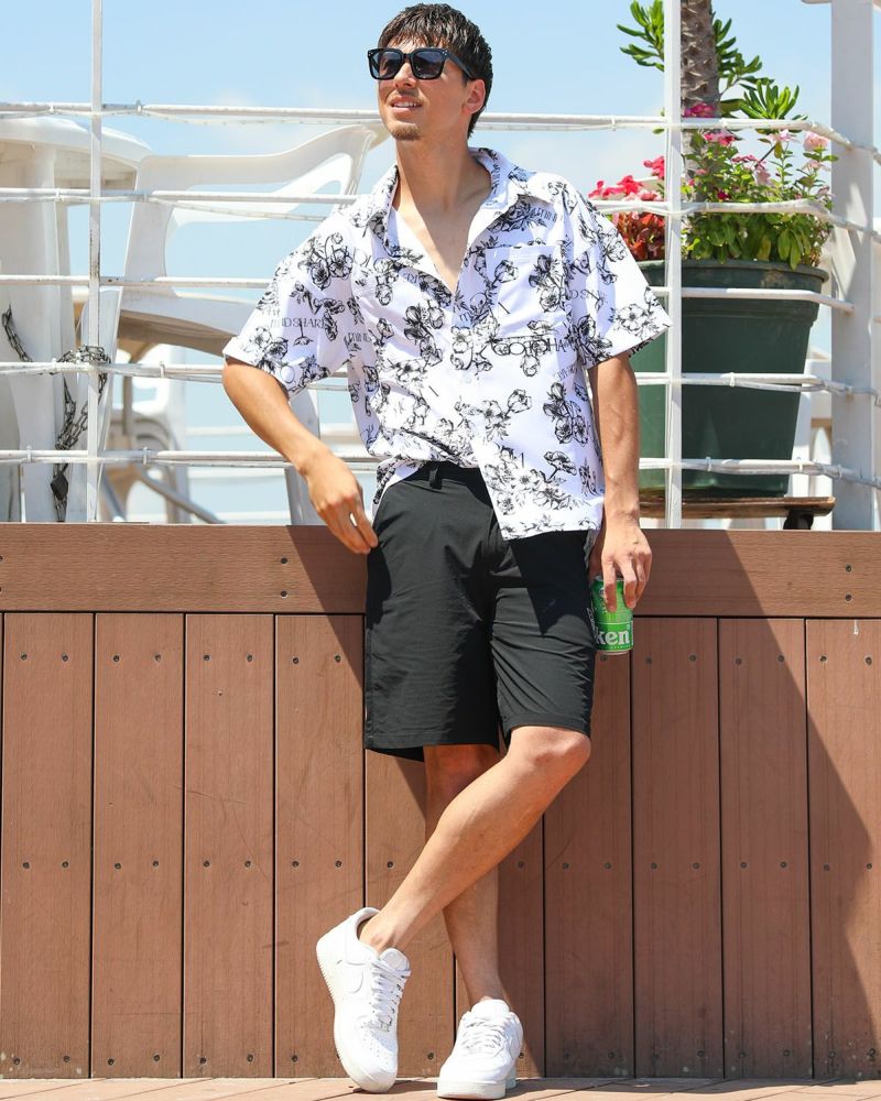 ブラック：180cm/70kg(Lサイズ着用)