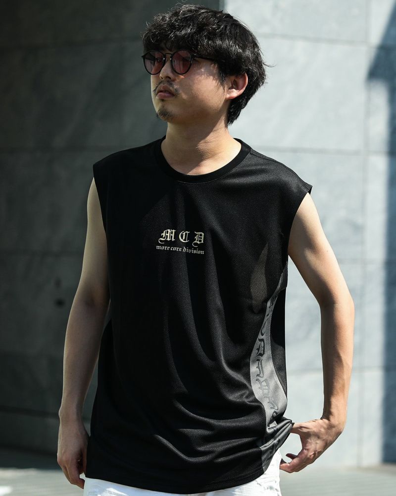 ブラック:173cm/63kg(Lサイズ着用)