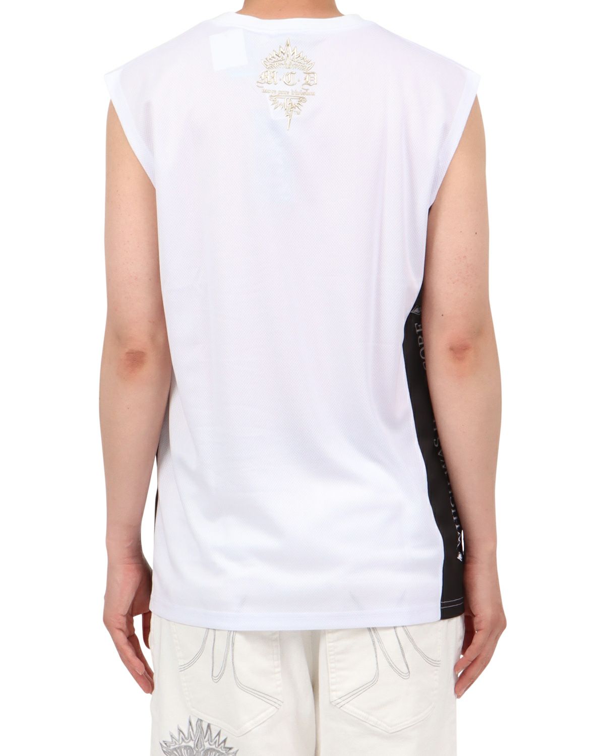 ホワイト：174cm62kg(Lサイズ着用)