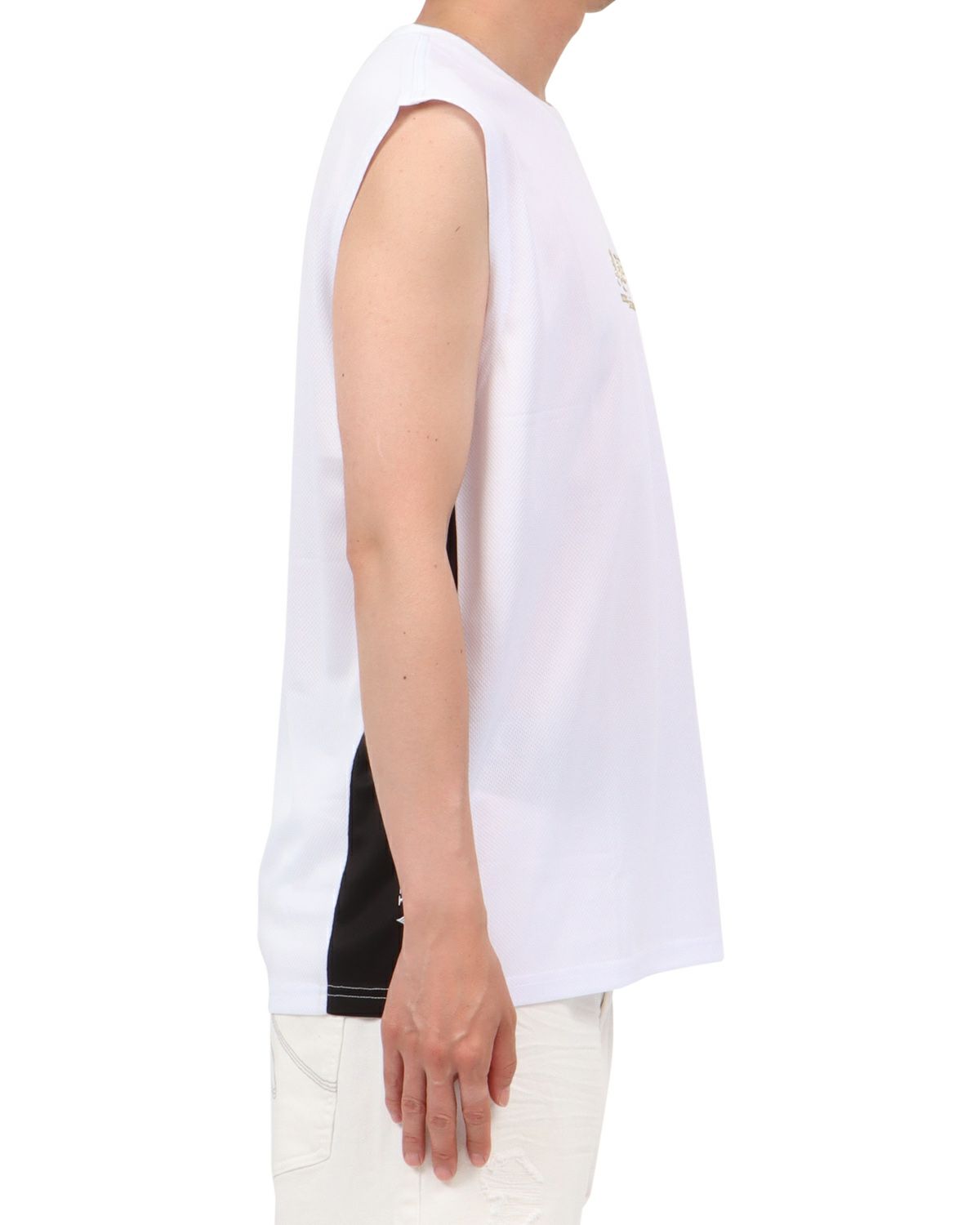 ホワイト：174cm62kg(Lサイズ着用)