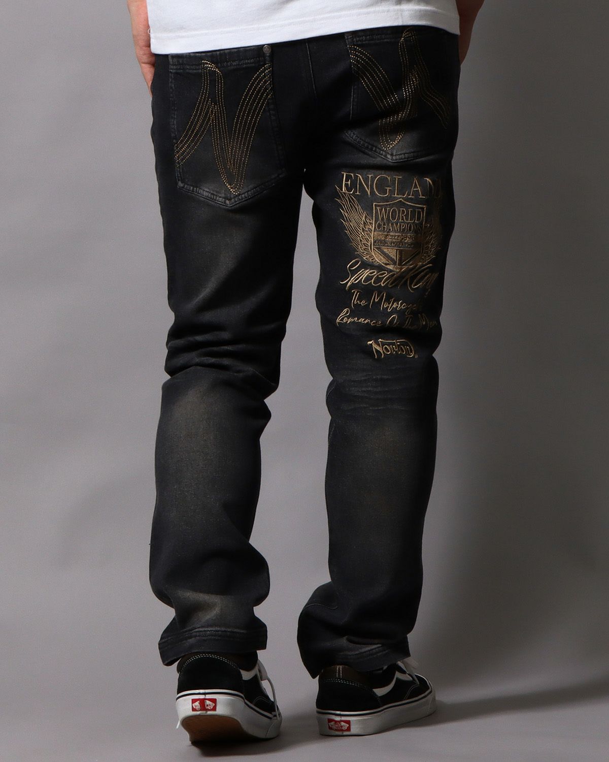 ブラック：178cm/75kg(Mサイズ着用)