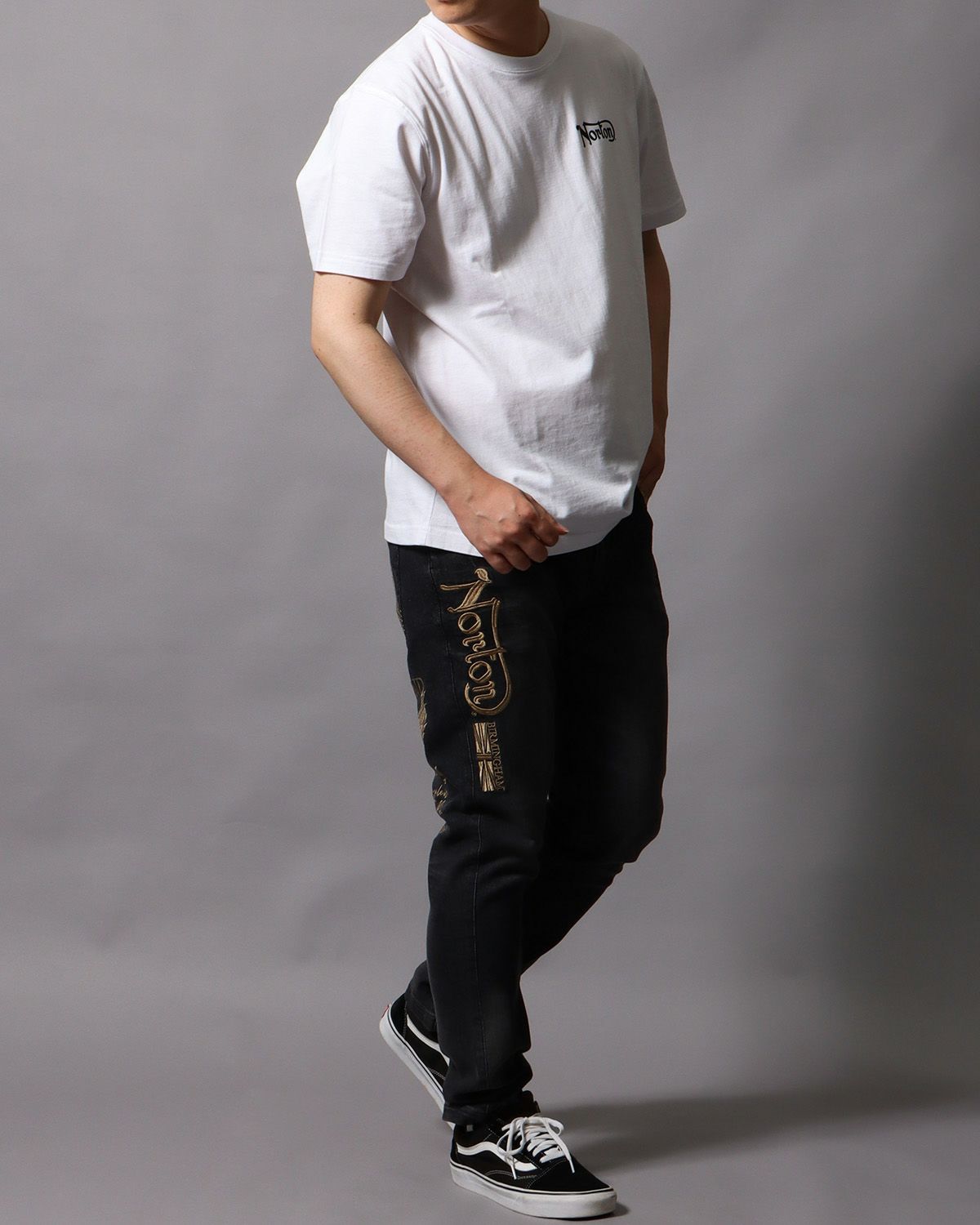 ブラック：178cm/75kg(Mサイズ着用)