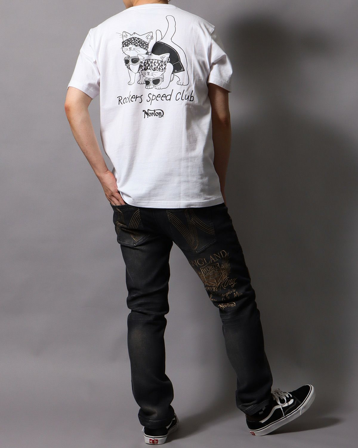 ブラック：178cm/75kg(Mサイズ着用)