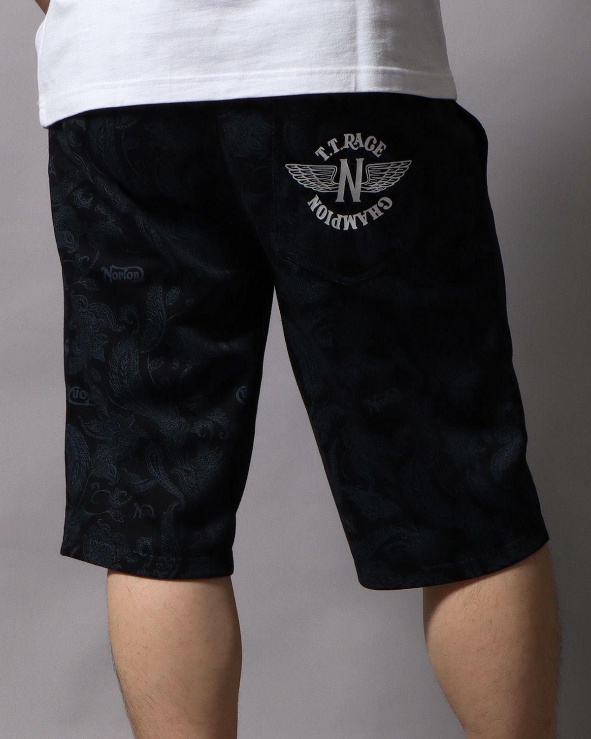 ブラック：178cm/75kg(Lサイズ着用)