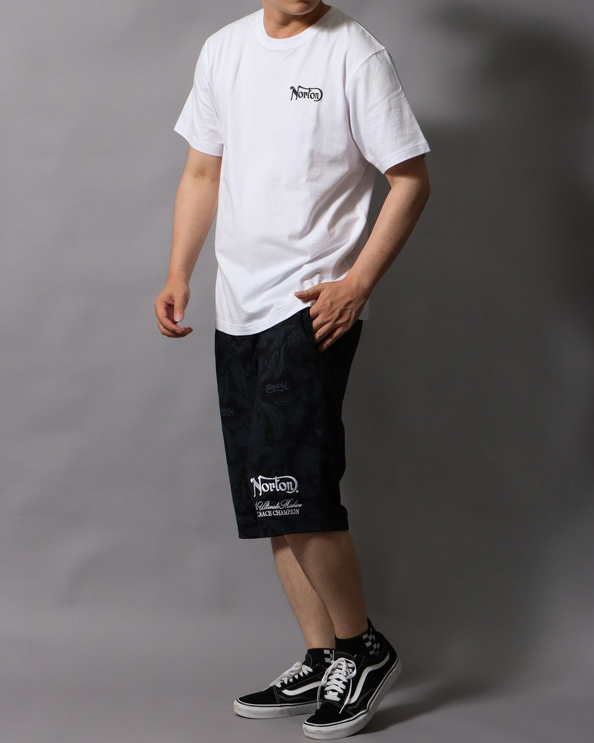 ブラック：178cm/75kg(Lサイズ着用)