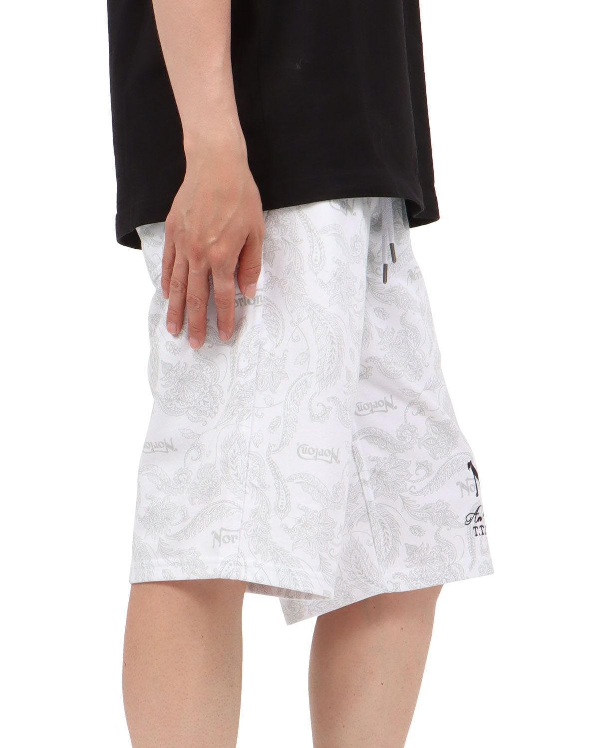 ホワイト：174cm62kg(Mサイズ着用)